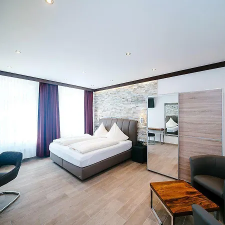 מלון Haus Gabriel 4*